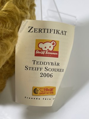 Lot 12 - SUMMER FESTIVAL 2006 BEAR - 656194