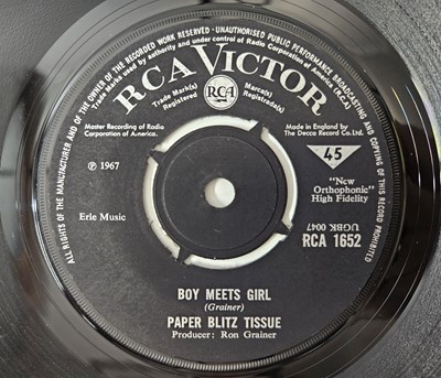 Lot 11 - PAPER BLITZ TISSUE - 'BOY MEETS GIRL' 7" - UK 1967 RCA - PSYCH/MOD/GARAGE