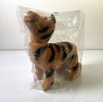 Lot 39 - TIGGER - 653483