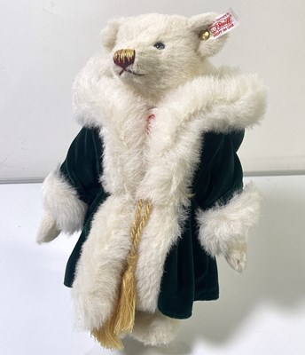 Lot 50 - CLASSIC MUSICAL CHRISTMAS TEDDY BEAR - 037504