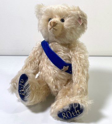 Lot 141 - QUEEN ELIZABETH TEDDY BEAR - 662140