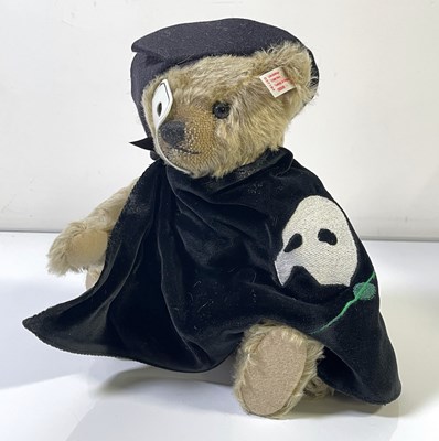 Lot 74 - PHANTOM OF THE OPERA BEAR - 037184