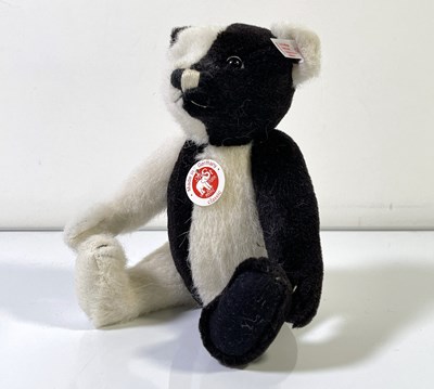 Lot 99 - BLACK AND WHITE PIERROT BEAR - 037511