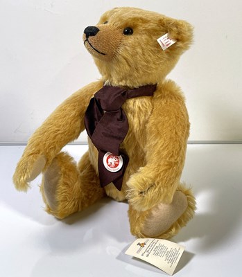 Lot 135 - 2008 BRITISH COLLECTOR'S BEAR - 662966