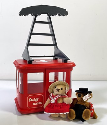 Lot 117 - SWISS CABLE CAR BEARS - 657689