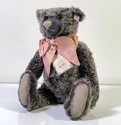 Lot 123 - BRITISH COLLECTORS' BEAR - OLD BLACK BEAR - 662508