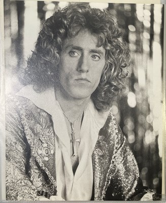 Lot 81 - 50+ ORIGINAL MALE POPSTAR PROMO AND PRESS PHOTOS.