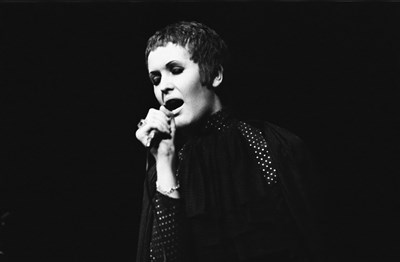 Lot 100 - SAMMY DAVIS JR. AND JULIE DRISCOLL - COLLECTION OF ORIGINAL C 1960S PHOTOGRAPHY SOLD WITH COPYRIGHT.