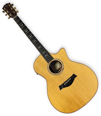 Lot 32 - 2002 TAYLOR 814-CE LTD ACOUSTIC GUITAR.