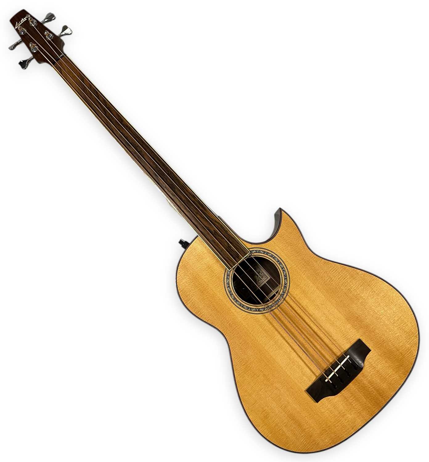 Lot 41 - JEAN LARRIVÉE FRETLESS BASS.