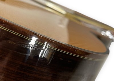 Lot 41 - JEAN LARRIVÉE FRETLESS BASS.