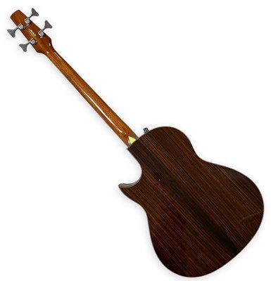 Lot 41 - JEAN LARRIVÉE FRETLESS BASS.