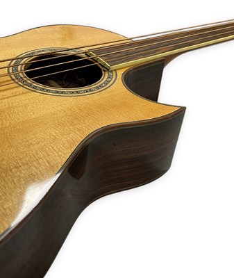 Lot 41 - JEAN LARRIVÉE FRETLESS BASS.