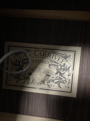 Lot 41 - JEAN LARRIVÉE FRETLESS BASS.