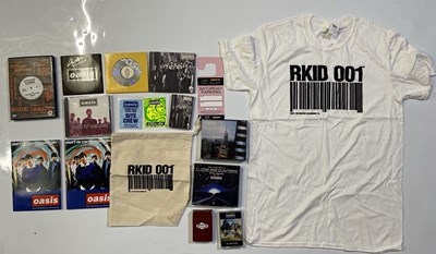 Lot 453 - OASIS AND RELATED MEMORABILIA COLLECTION INC SIGNED ITEMS.