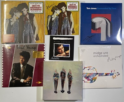 Lot 263 - SIGNED LPS AND BOXSET - ROCK AND POP INC DEXY'S / TAKE THAT.