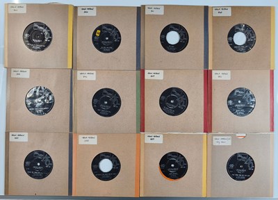 Lot 92 - UK MOTOWN 7" SINGLES - TMG 500'S WITH RARITIES, SUPREMES, MIRACLES, TEMPATIONS + MORE
