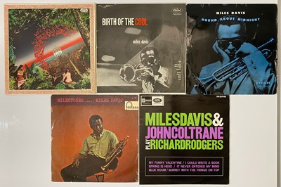 Lot 194 - UK 50'S - 70'S MILES DAVIS LPS - 'ROUND ABOUT MIDNIGHT', 'BIRTH OF THE COOL' + MORE