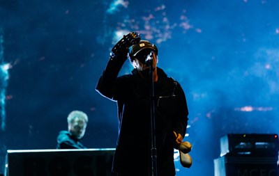 Lot 437 - OASIS - LIAM GALLAGHER CONCERT USED TAMBOURINE - EXTENSIVE PROVENANCE PACKAGE.