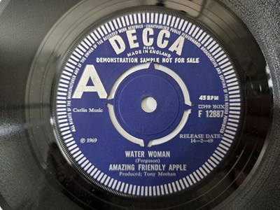 Lot 687 - AMAZING FRIENDLY APPLE - 7" SINGLE - WATER WOMAN