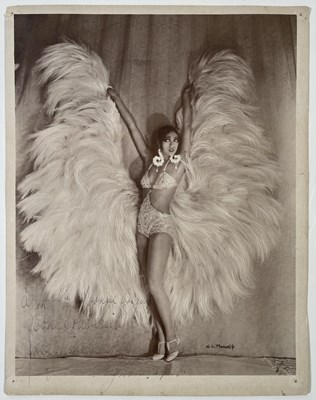Lot 242 - 20TH CENTURY ENTERTAINMENT - JOSEPHINE BAKER SIGNED ORIGINAL PHOTOGRAPH.