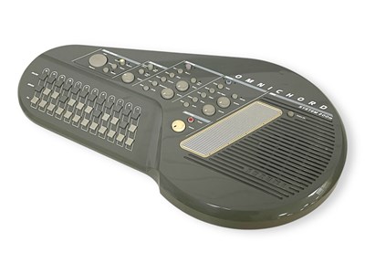 Lot 28 - SUZUKI OMNICHORD OM-200M MIDI SYNTHESIZER.