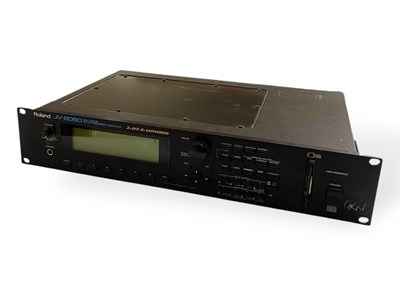 Lot 33 - ROLAND JV-2080 64-VOICE SYNTHESIZER MODULE.
