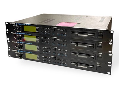 Lot 37 - ROLAND S-760 DIGITAL SAMPLERS.