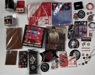 Lot 76 - FOO FIGHTERS - MEMORABILIA AND MAGAZINE COLLECTION.
