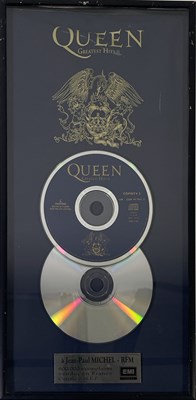 Lot 372 - QUEEN - GREATEST HITS II CD PRESENTATION AWARD.