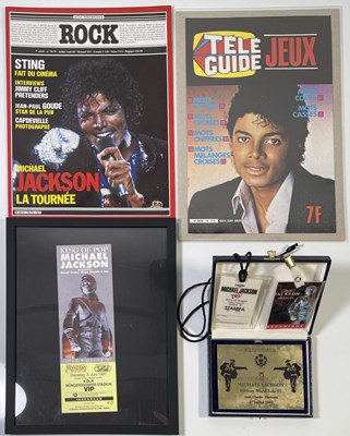 Lot 330 - MICHAEL JACKSON - TOUR AND CONCERT MEMORABILIA INC 'HISTORY TOUR' PLAQUE.