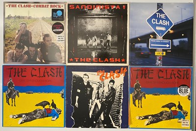 Lot 927 - THE CLASH - LP PACK