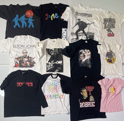 Lot 123 - ROCK AND POP - FESTIVAL, TOUR AND CONCERT T-SHIRTS INC DAVID BOWIE / FOO FIGHTERS.