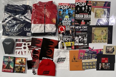 Lot 94 - MEMORABILIA INC PET SHOP BOYS / BLUR.