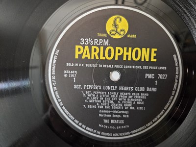Lot 33 - THE BEATLES - SGT PEPPERS LONELY HEARTS CLUB BAND LP (STOCK UK COPY - PMC 7027)