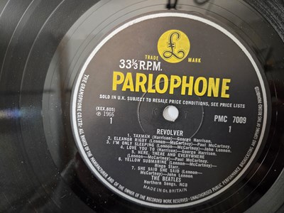 Lot 32 - THE BEATLES - REVOLVER LP (ORIGINAL WITHDRAWN 606-1 MIX COPY - PMC 7009)