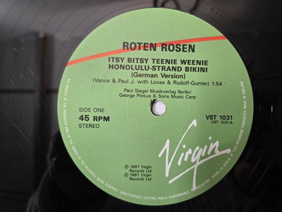 Lot 27 - ROTEN ROSEN - ITSY BITSY TEENIE WEENIE HONOLULU-STRAND BIKINI 12" (VST 1031)