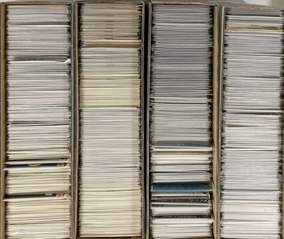 Lot 90 - APPROX 800 DC & BATMAN RELATED COMICS.