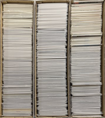 Lot 91 - APPROX 600 DC & BATMAN-RELATED COMICS.