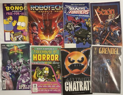 Lot 94 - MIXED MARVEL AND DC COMICS, BOOKS AND MAGAZINES COLLECTION