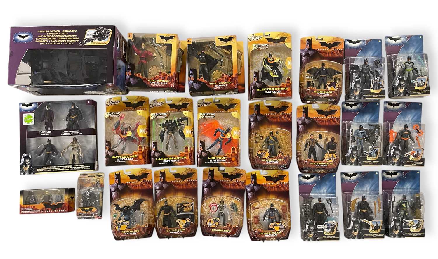 Lot 73 - THE DARK KNIGHT AND BATMAN BEGINS FIGURES