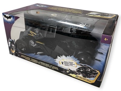 Lot 73 - THE DARK KNIGHT AND BATMAN BEGINS FIGURES