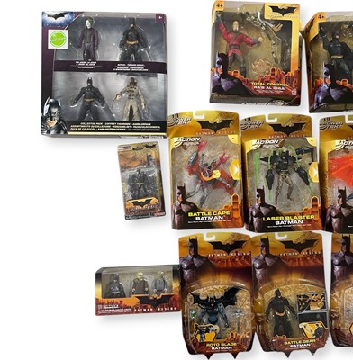 Lot 73 - THE DARK KNIGHT AND BATMAN BEGINS FIGURES