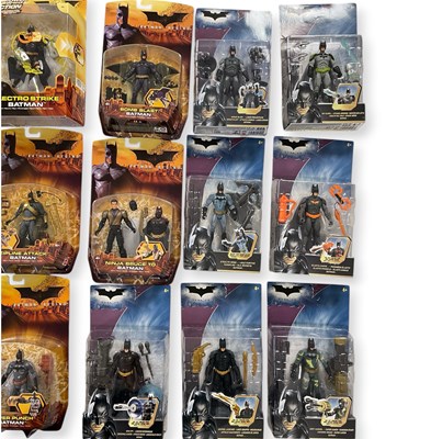 Lot 73 - THE DARK KNIGHT AND BATMAN BEGINS FIGURES