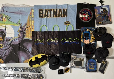 Lot 78 - BATMAN AND RELATED CUP, GLASS, AND MUG, AND CLOTHING COLLECTION