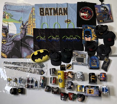 Lot 78 - BATMAN AND RELATED CUP, GLASS, AND MUG, AND CLOTHING COLLECTION
