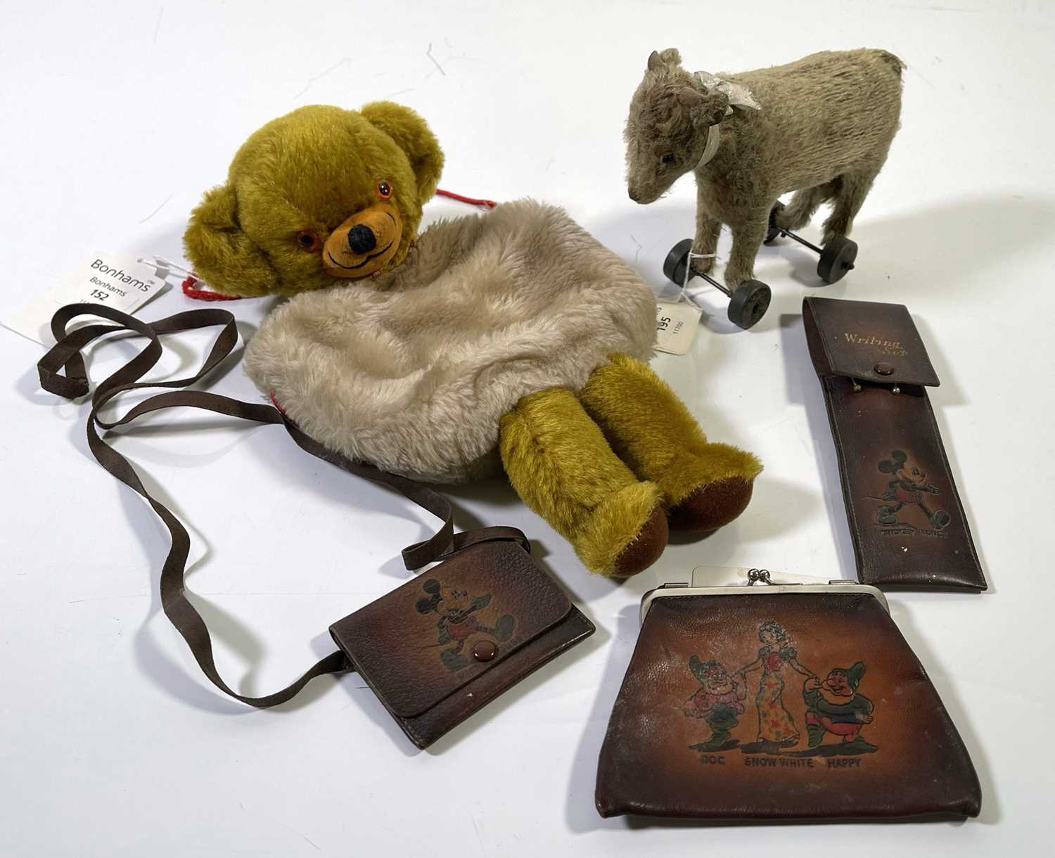 Lot 1 - VINTAGE TEDDY BEARS INCLUDING 1920S STEIFF