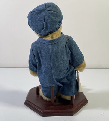 Lot 2 - SCHUCO MECHANIC 'RENNMAX' BEAR WITH MERCEDES-BENZ 1936 MODEL CAR
