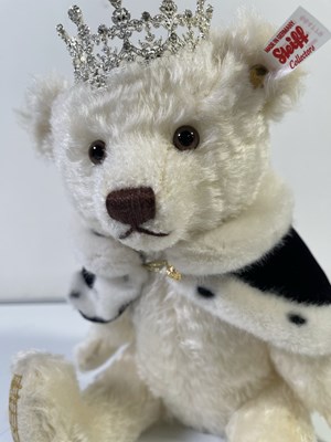 Lot 3 - STEIFF LONG TO REIGN OVER US MUSICAL BEAR