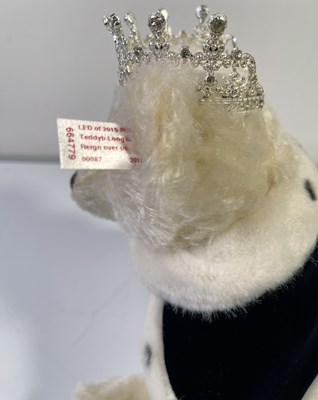 Lot 3 - STEIFF LONG TO REIGN OVER US MUSICAL BEAR